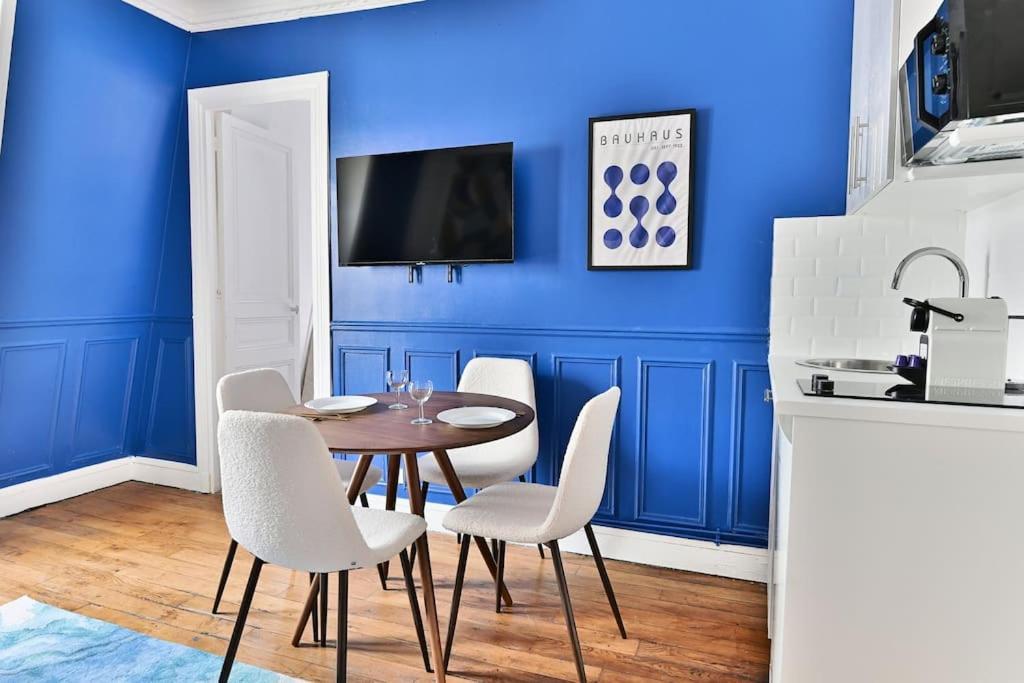 Appartement Paisible Centre De - Bleu Parijs