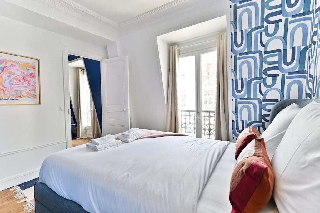 Appartement Paisible Centre De - Bleu Parijs